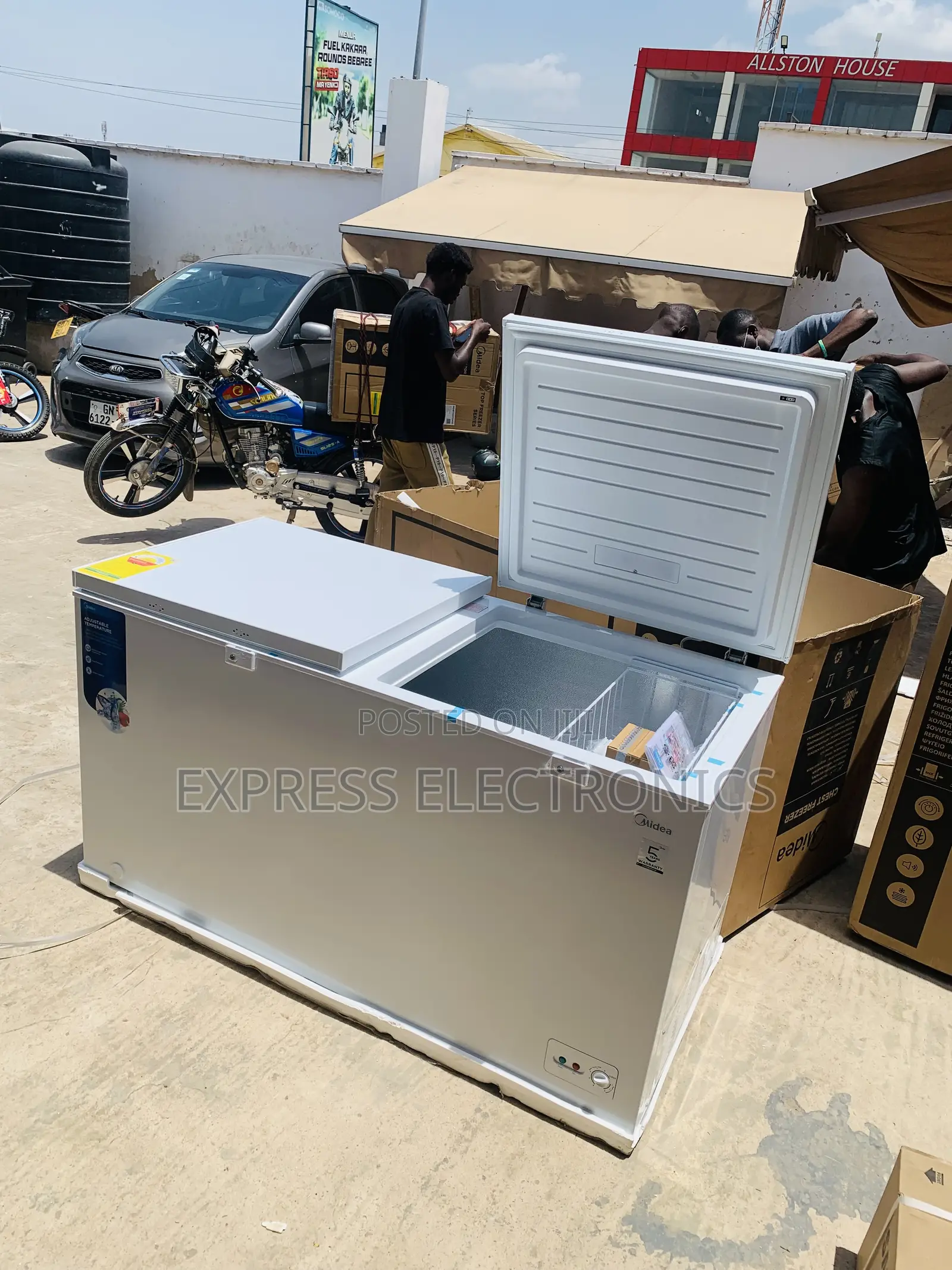 Eco Mode Function Chest Freezer 2 Doors Midea