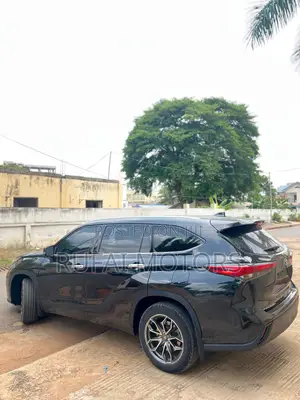 Toyota Highlander XLE 2021 Black