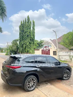 Toyota Highlander XLE 2021 Black