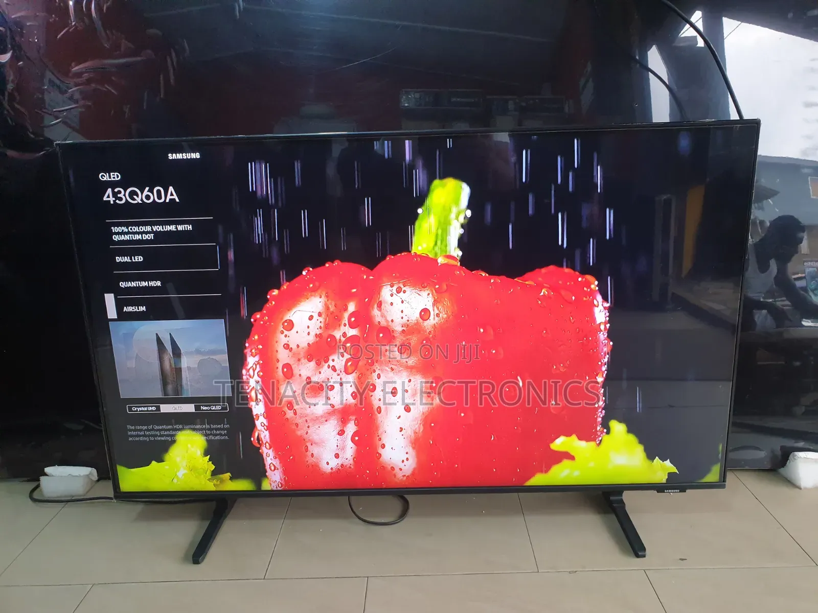 Qled 43"Samsung Uhd HDR Smart Satellite Tv