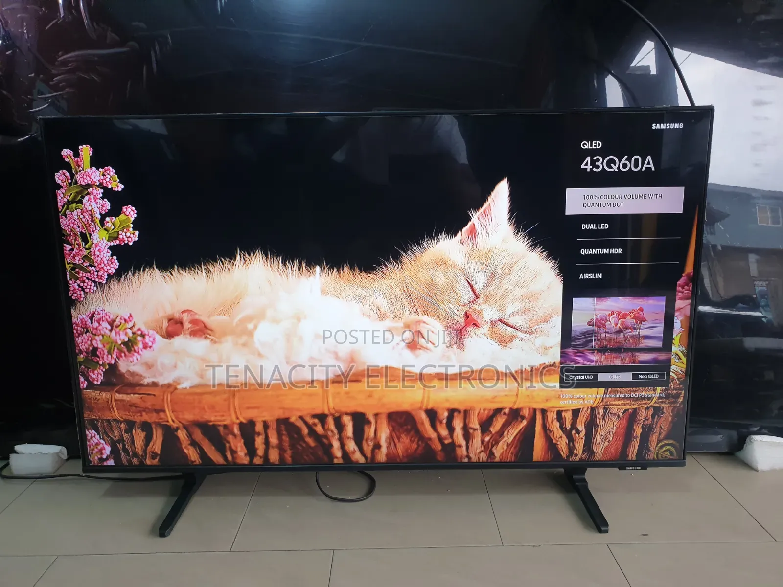 Qled 43"Samsung Uhd HDR Smart Satellite Tv