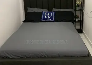 Premium Quality Reversible and Removable Zip Duvet Set ( 7 in 1 )