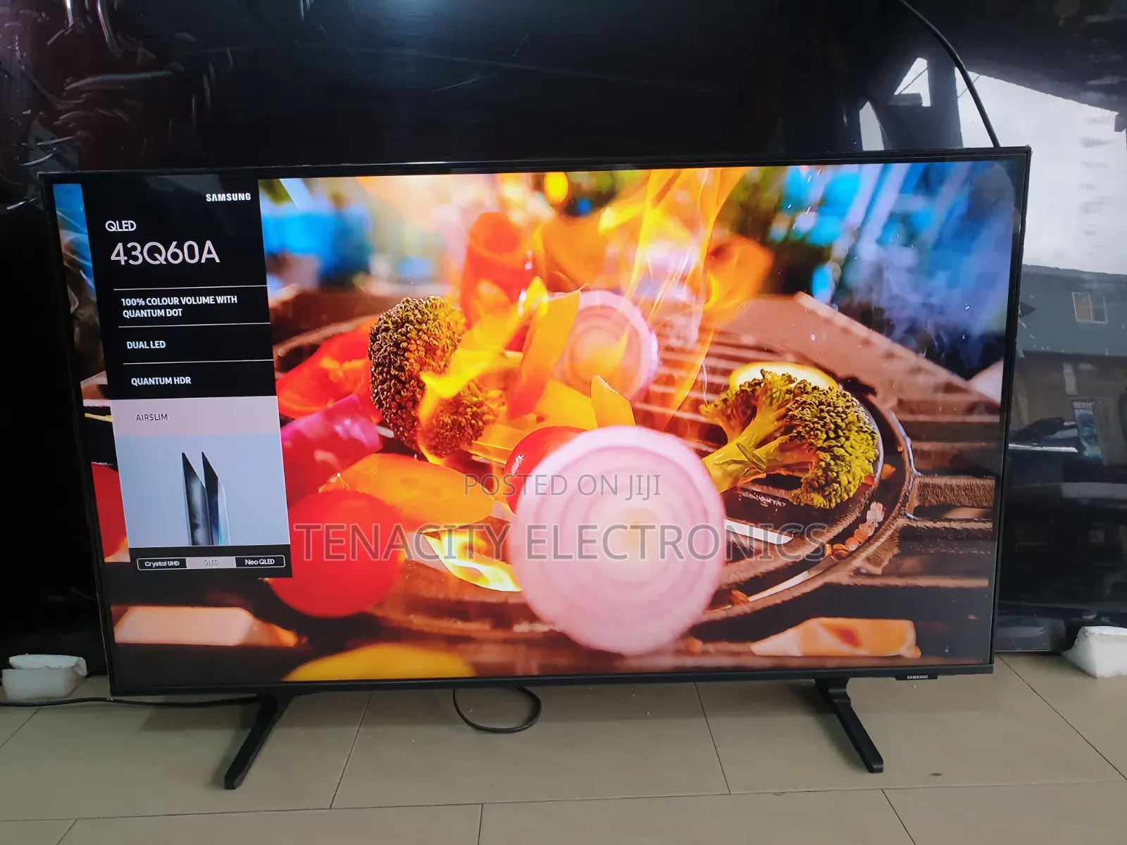 Qled 43"Samsung Uhd HDR Smart Satellite Tv