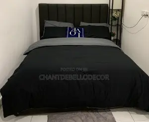 Premium Quality Reversible and Removable Zip Duvet Set ( 7 in 1 )