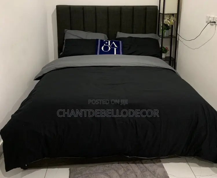 Premium Quality Reversible and Removable Zip Duvet Set ( 7 in 1 )