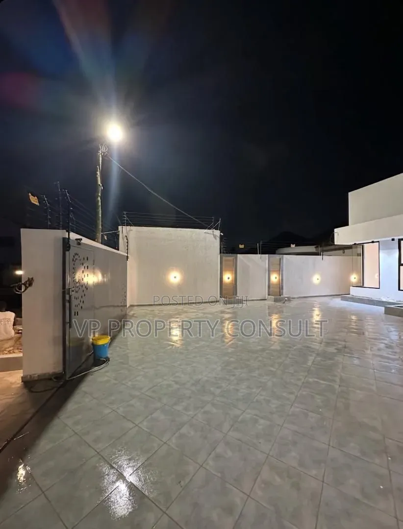 3bdrm House in Lake Side Estate for sale