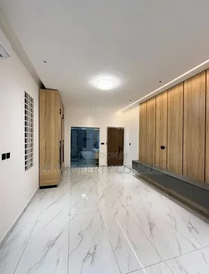3bdrm House in Lake Side Estate for sale