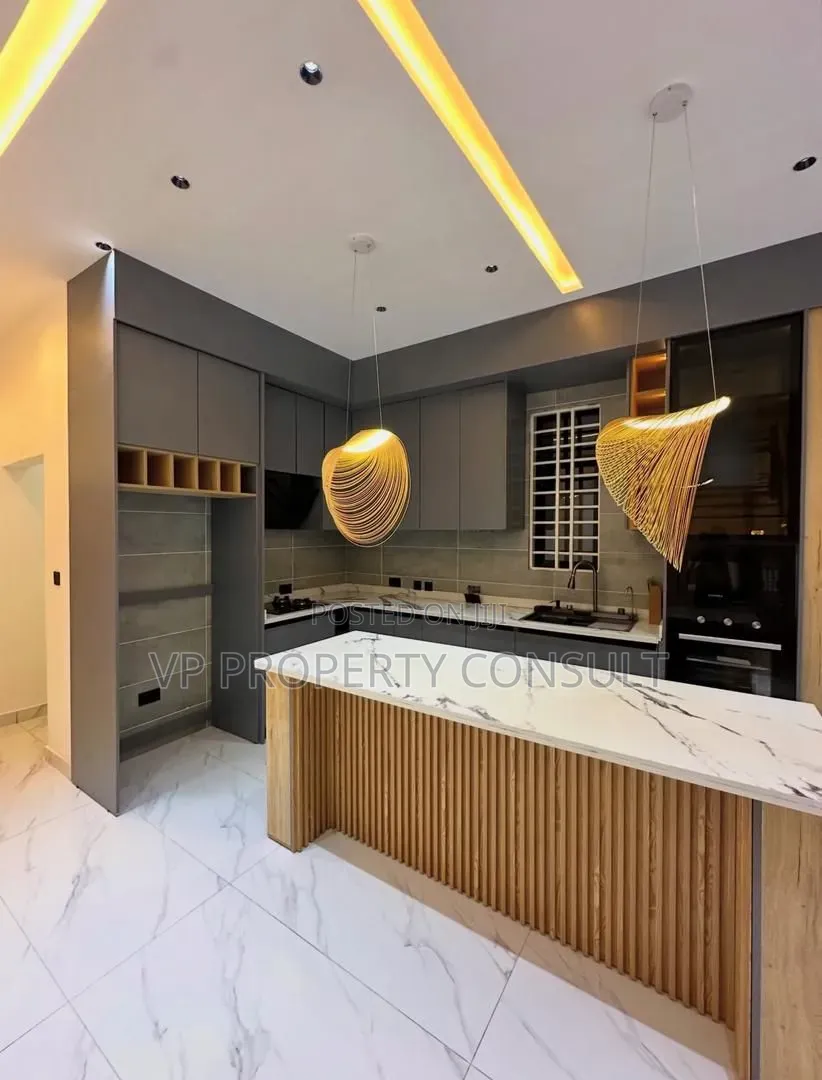 3bdrm House in Lake Side Estate for sale
