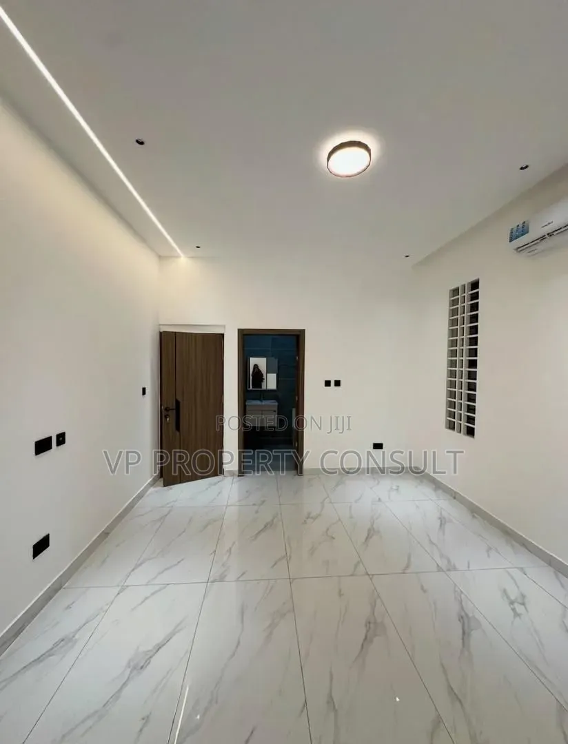 3bdrm House in Lake Side Estate for sale
