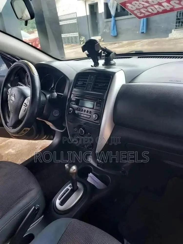 Nissan Versa 2013 Black