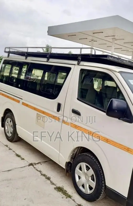 Toyota Grand HiAce 2018 White
