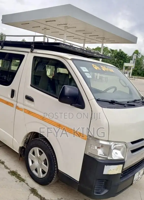 Toyota Grand HiAce 2018 White