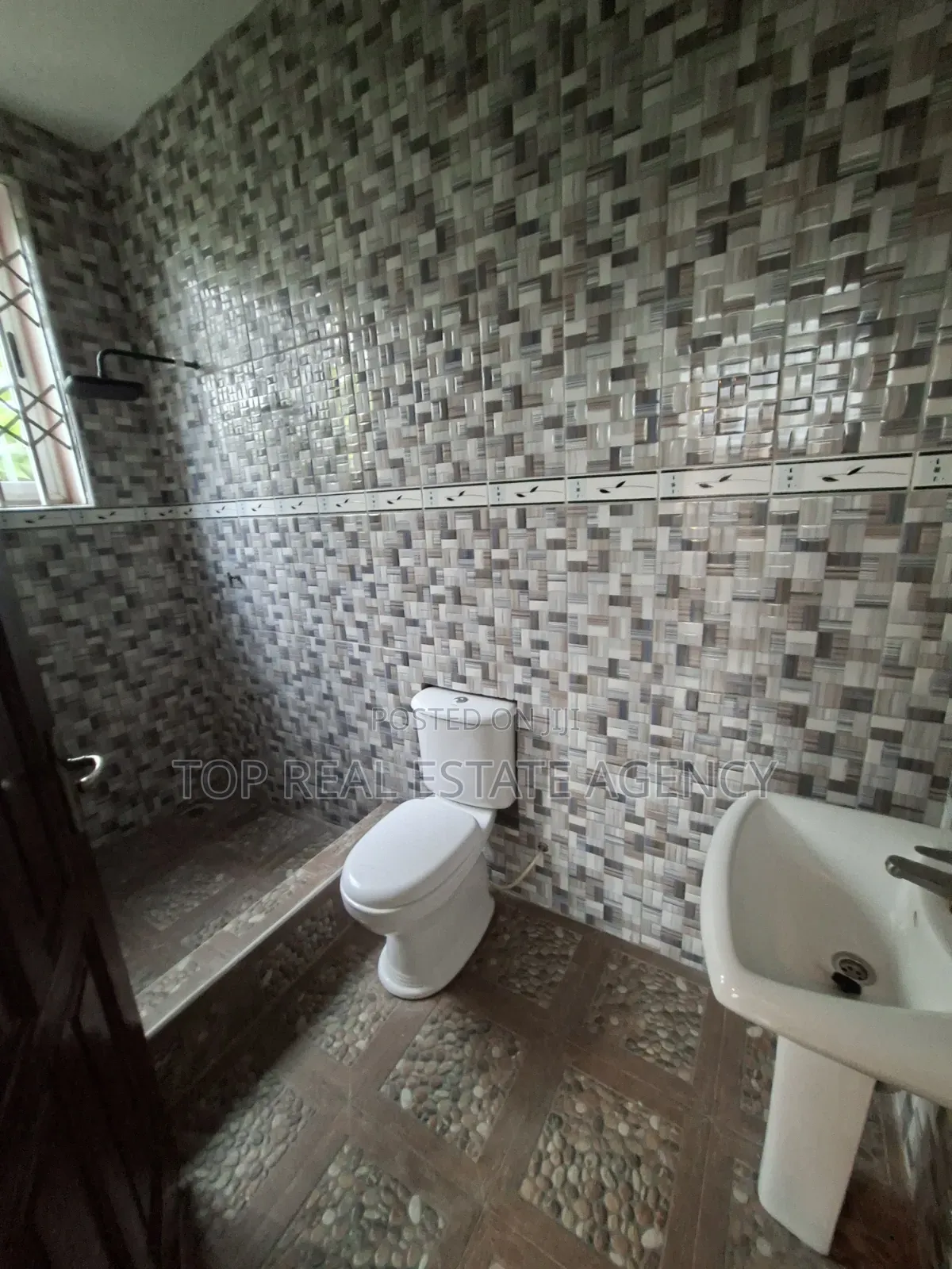 2bdrm Apartment in Agbogba, Ga East Municipal for rent