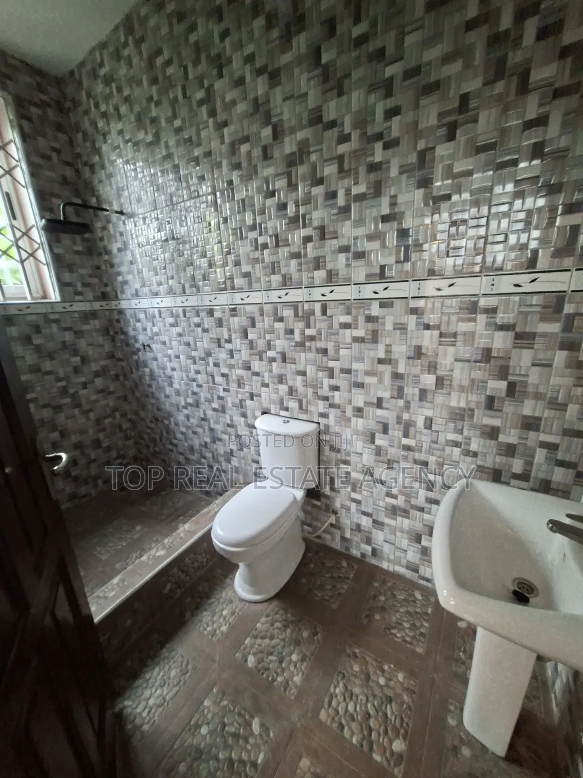 2bdrm Apartment in Agbogba, Ga East Municipal for rent