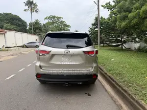 Toyota Highlander Limited 4x2 V6 (3.5L 6cyl 8A) 2017 Brown