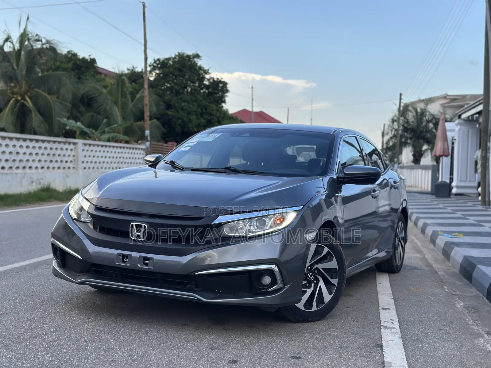 Honda Civic LX Hatchback 2019 Gray