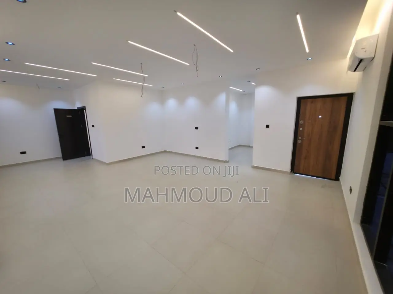 5bdrm House in Lake Side Estate for sale