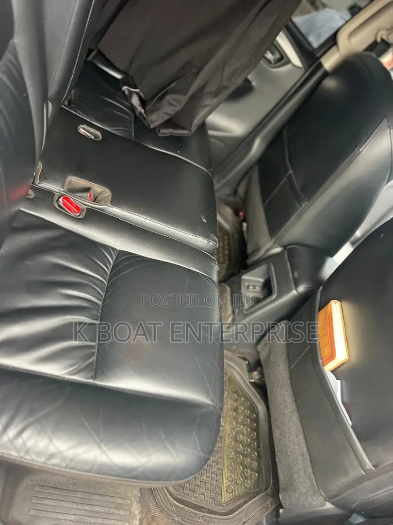 Mitsubishi Montero Sport 2021 Silver