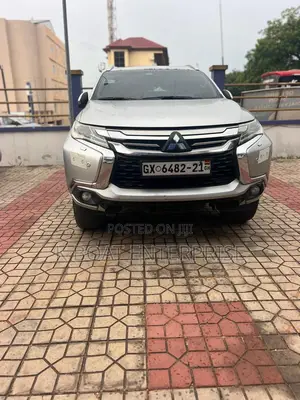 Mitsubishi Montero Sport 2021 Silver