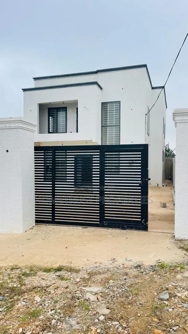 3bdrm Duplex in Ashongman Bank Of, Kwabenya for sale