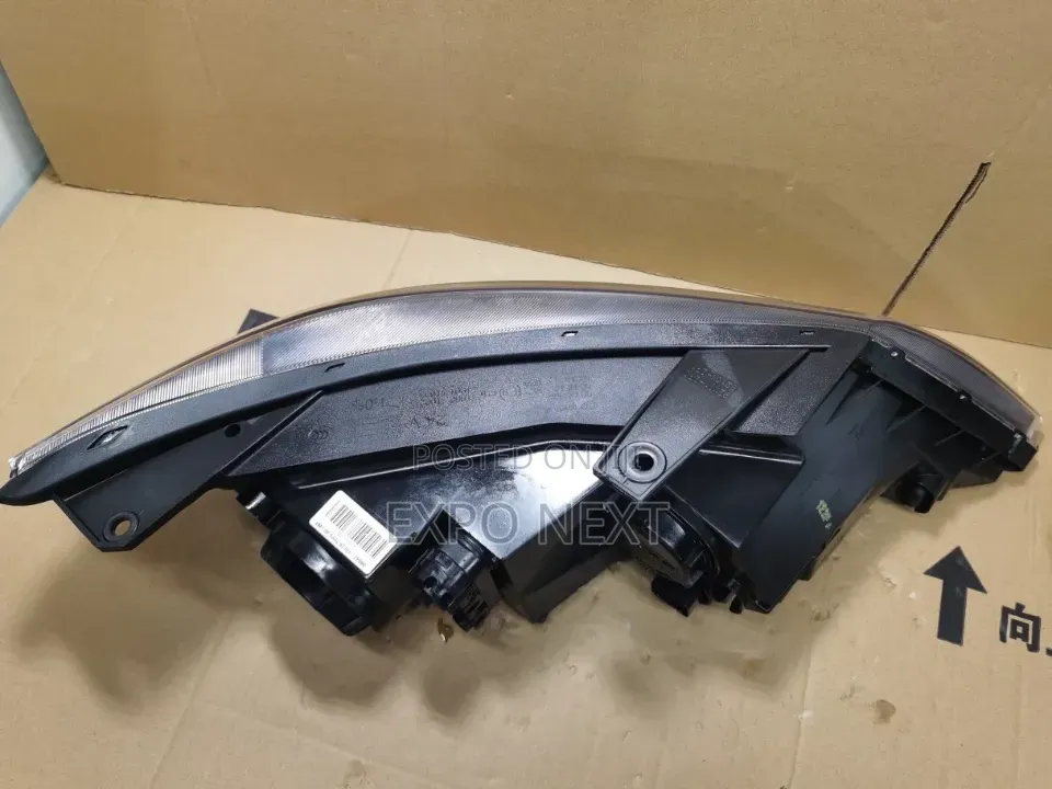 Headlight for 2009-2012 Kia Sorento