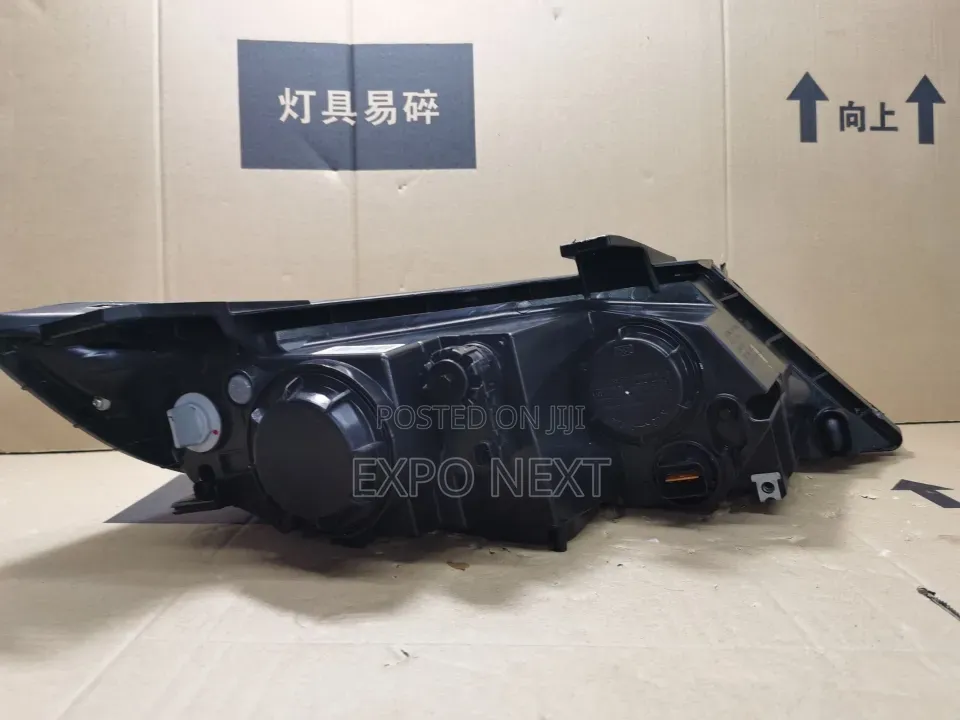 Headlight for 2009-2012 Kia Sorento