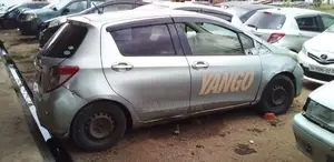 Toyota Vitz 2012 Silver