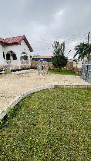 3bdrm Apartment in Sefdard Properties, Kwabenya for rent