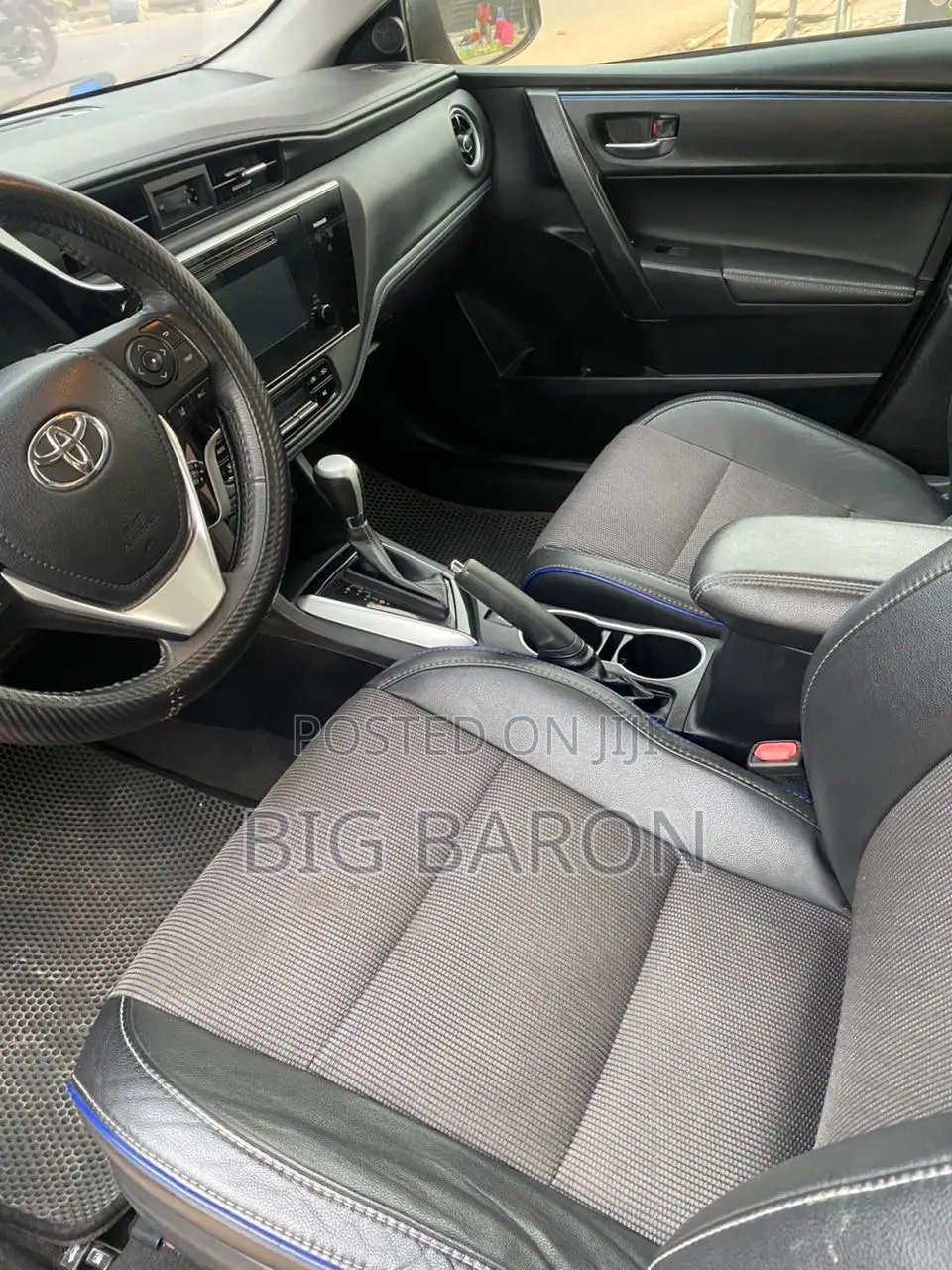 Toyota Corolla SE 4dr Sedan (1.8L 4cyl CVT) 2017 Red