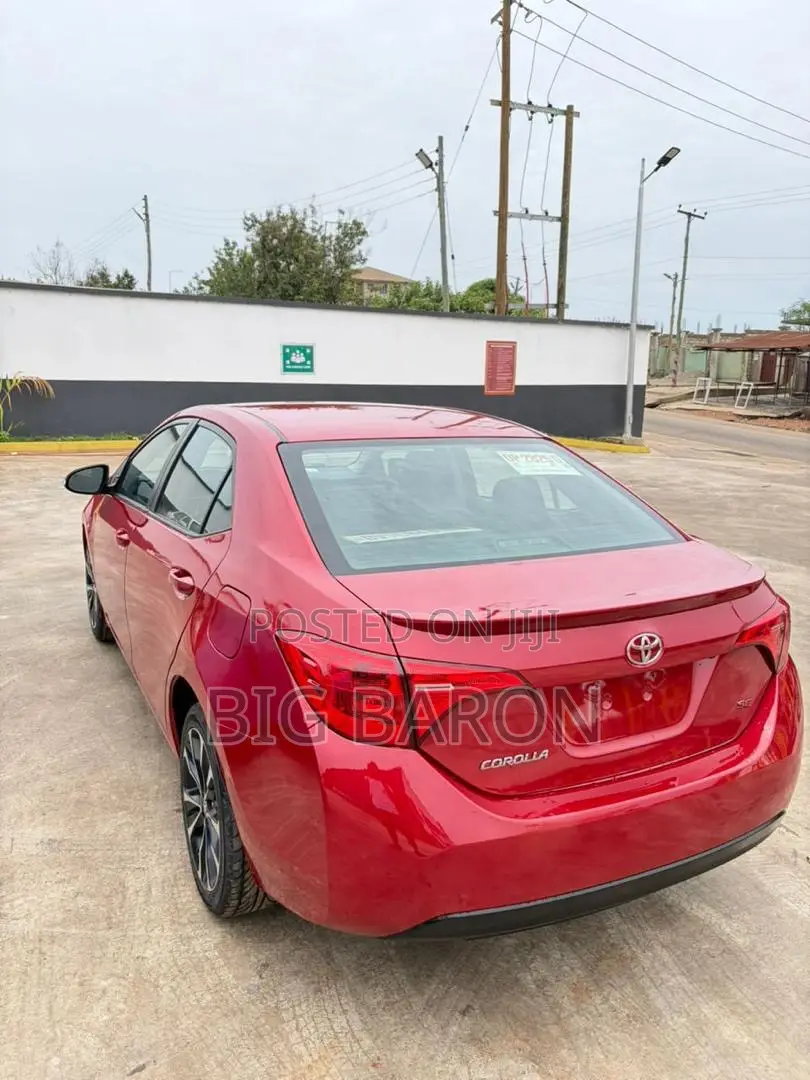 Toyota Corolla SE 4dr Sedan (1.8L 4cyl CVT) 2017 Red
