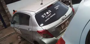 Toyota Vitz 2012 Silver