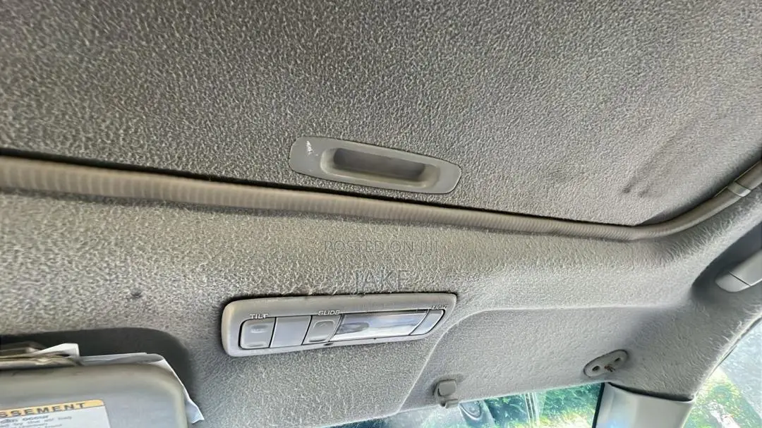Pontiac Vibe Automatic 2004 Gray