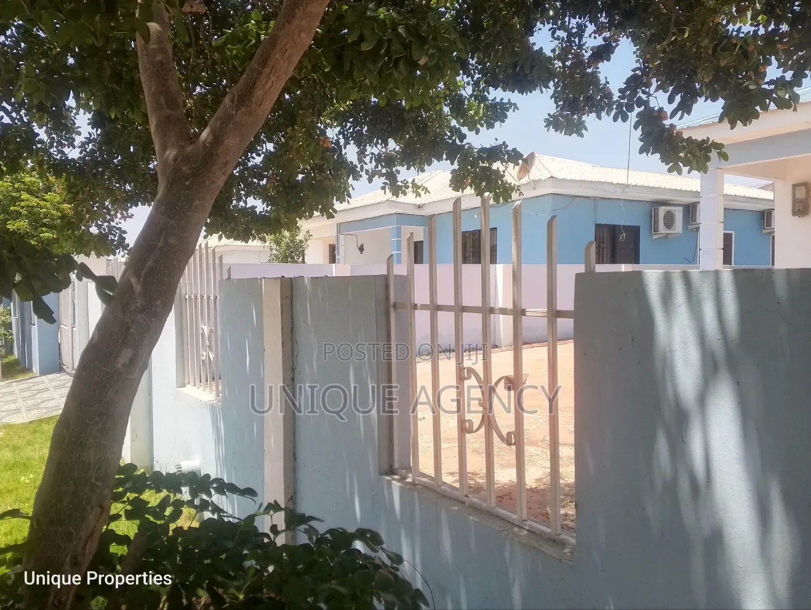 3bdrm Bungalow in Community 25 for sale