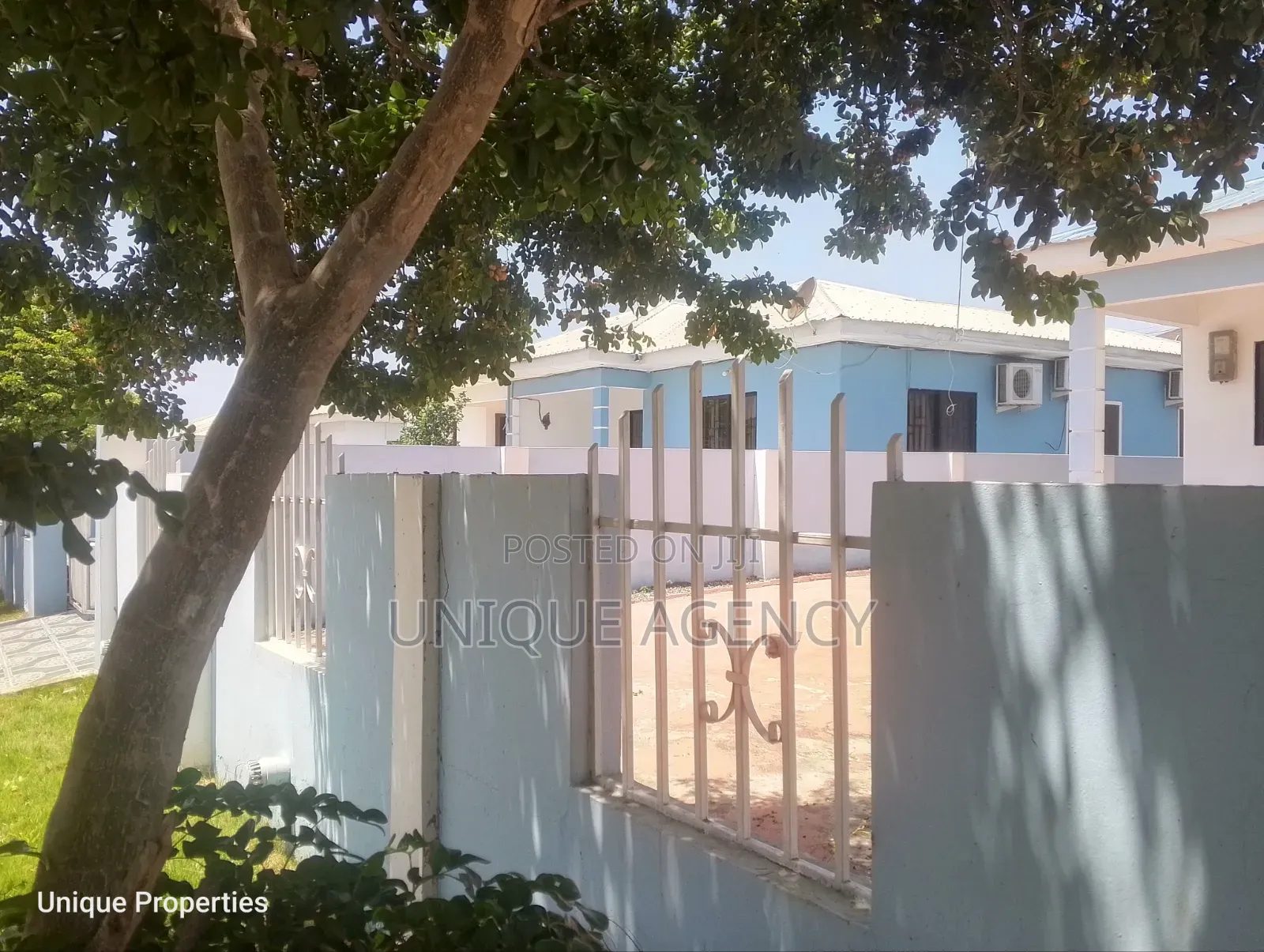 3bdrm Bungalow in Community 25 for sale