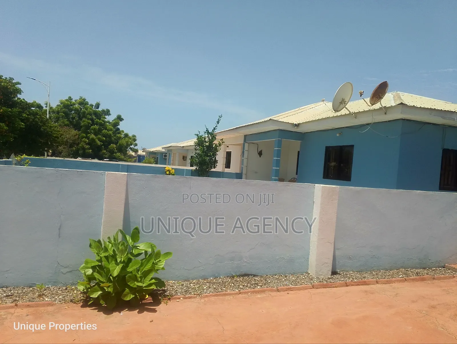 3bdrm Bungalow in Community 25 for sale
