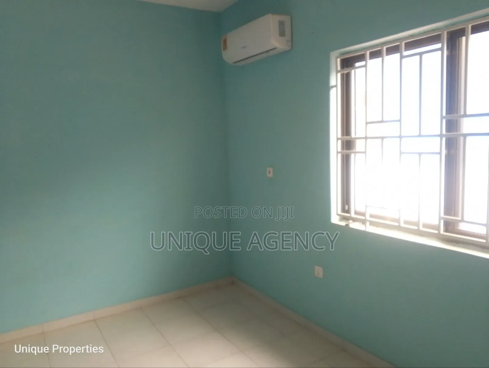 3bdrm Bungalow in Community 25 for sale