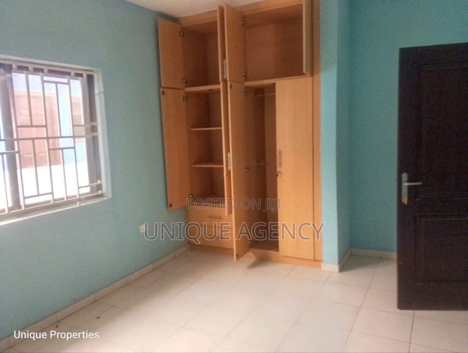 3bdrm Bungalow in Community 25 for sale