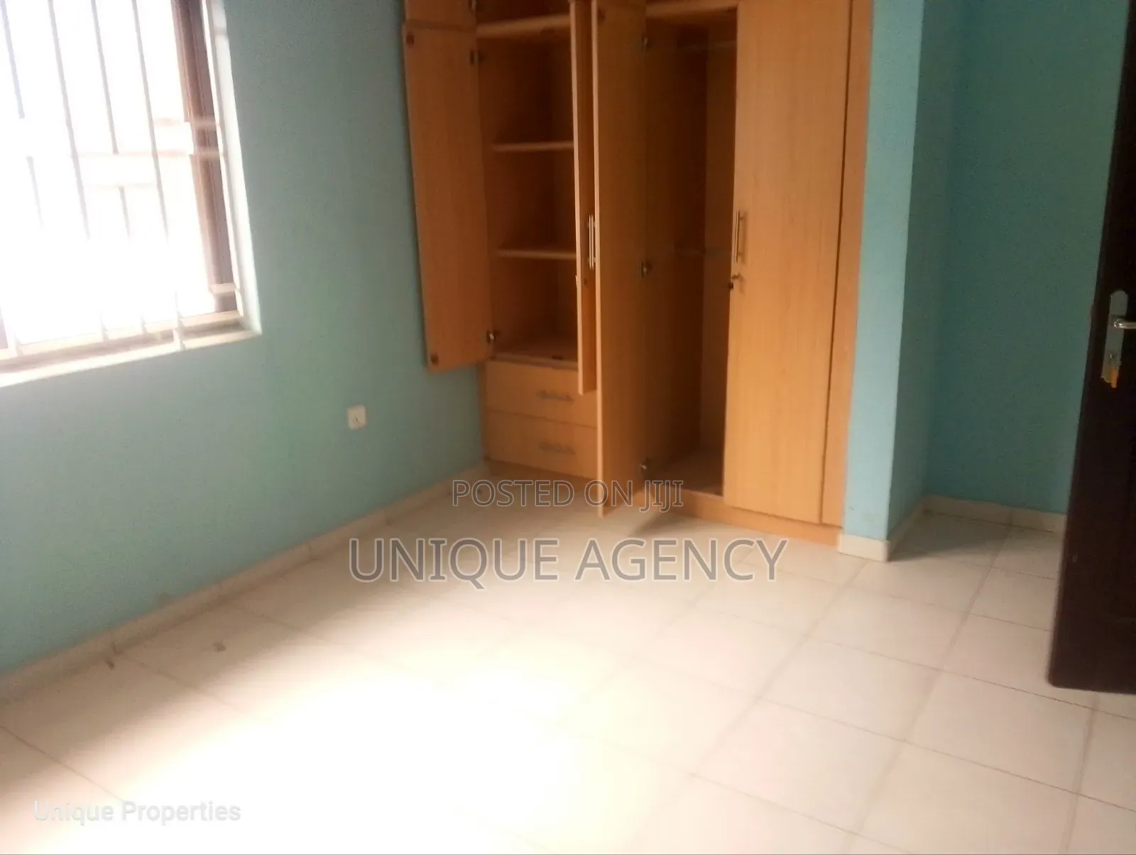 3bdrm Bungalow in Community 25 for sale