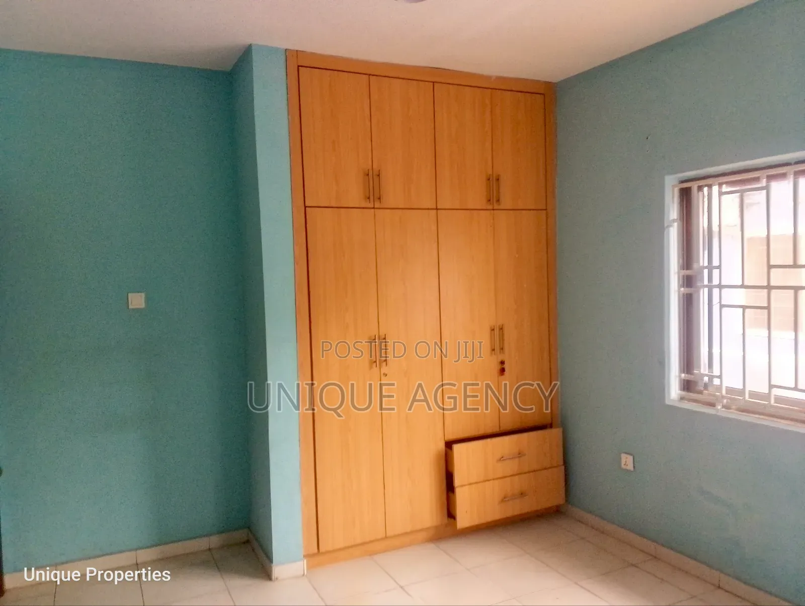 3bdrm Bungalow in Community 25 for sale