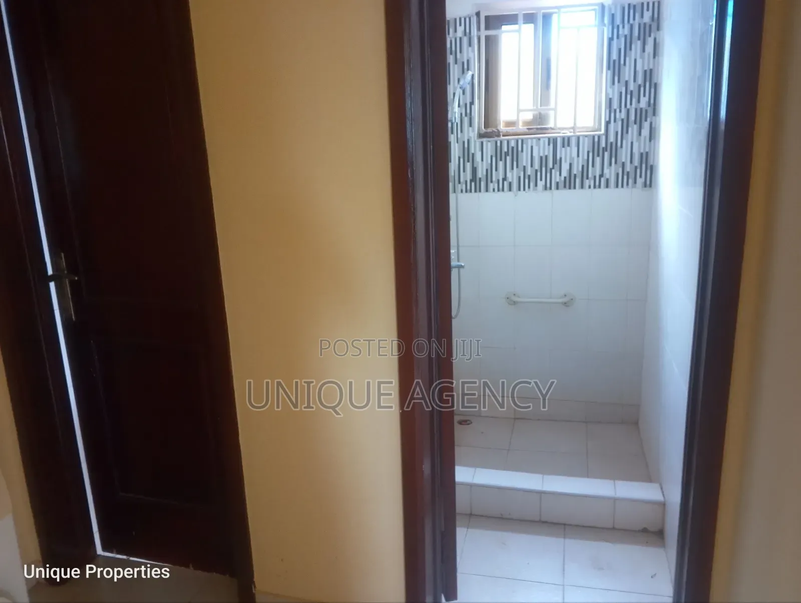 3bdrm Bungalow in Community 25 for sale