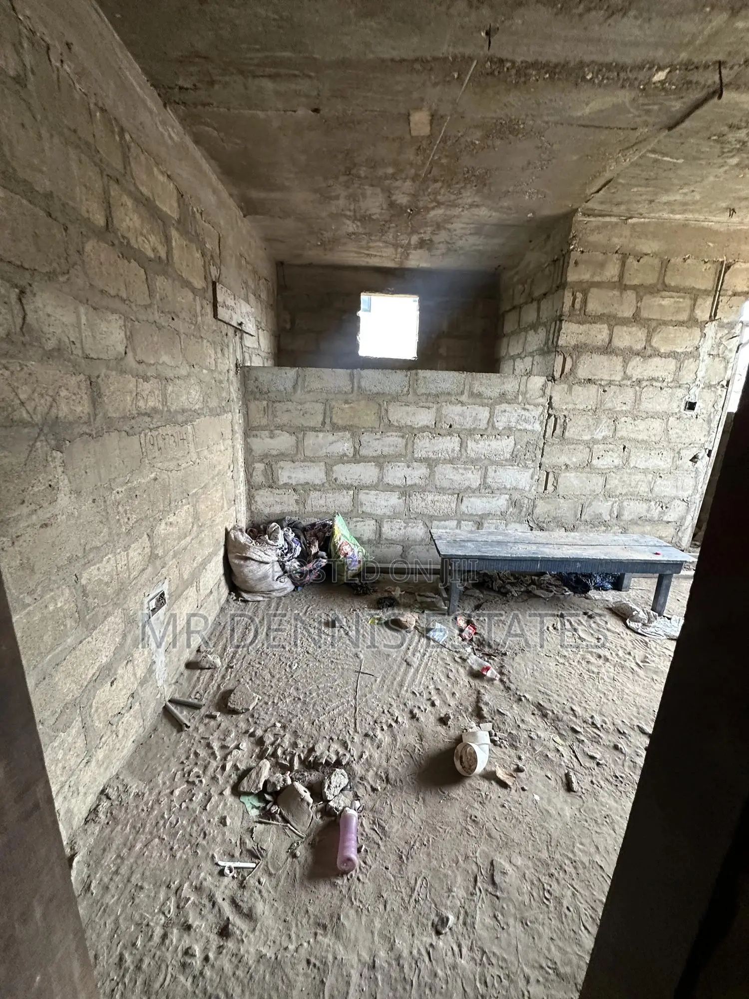 9bdrm Apartment in Mr Dennis Estates, Old Barrier for sale