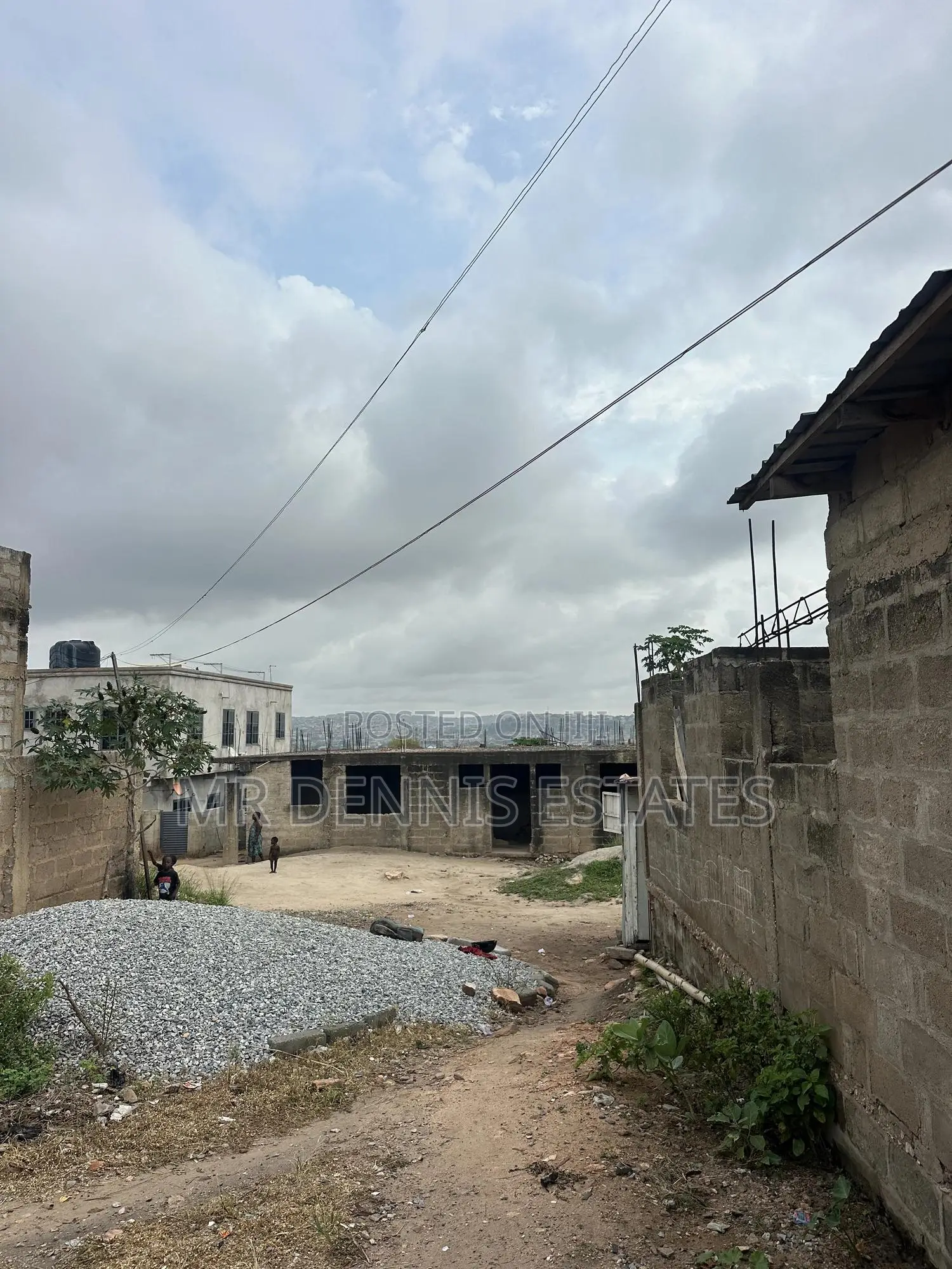 9bdrm Apartment in Mr Dennis Estates, Old Barrier for sale