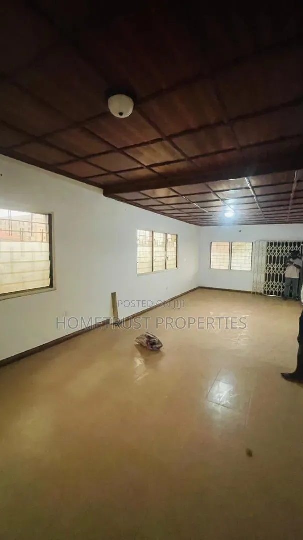 3bdrm Apartment in Ashongman, Kwabenya for rent