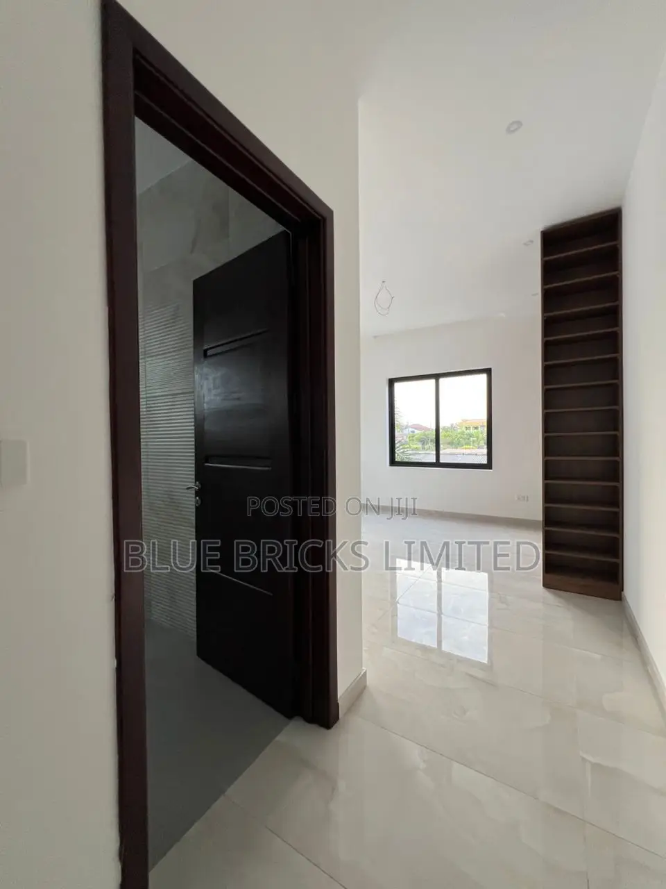 5bdrm House in Sakumono, Regimanuel Gray Estates for sale