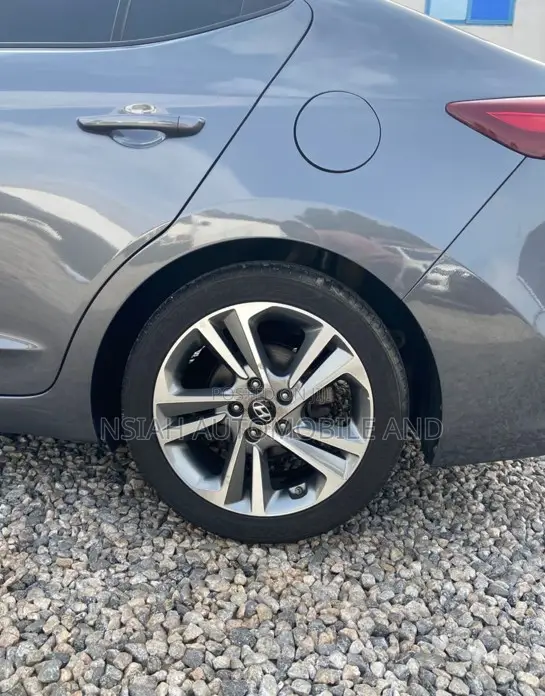Hyundai Avante 2018 Gray