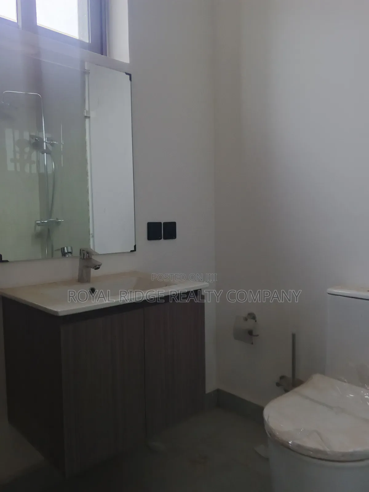 4bdrm Apartment in Manet Close To East, Accra Metropolitan for rent