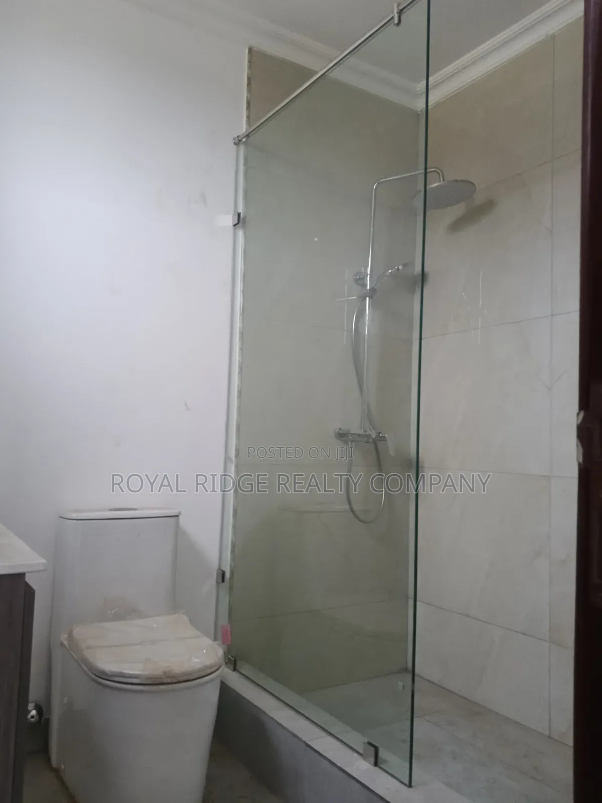 4bdrm Apartment in Manet Close To East, Accra Metropolitan for rent
