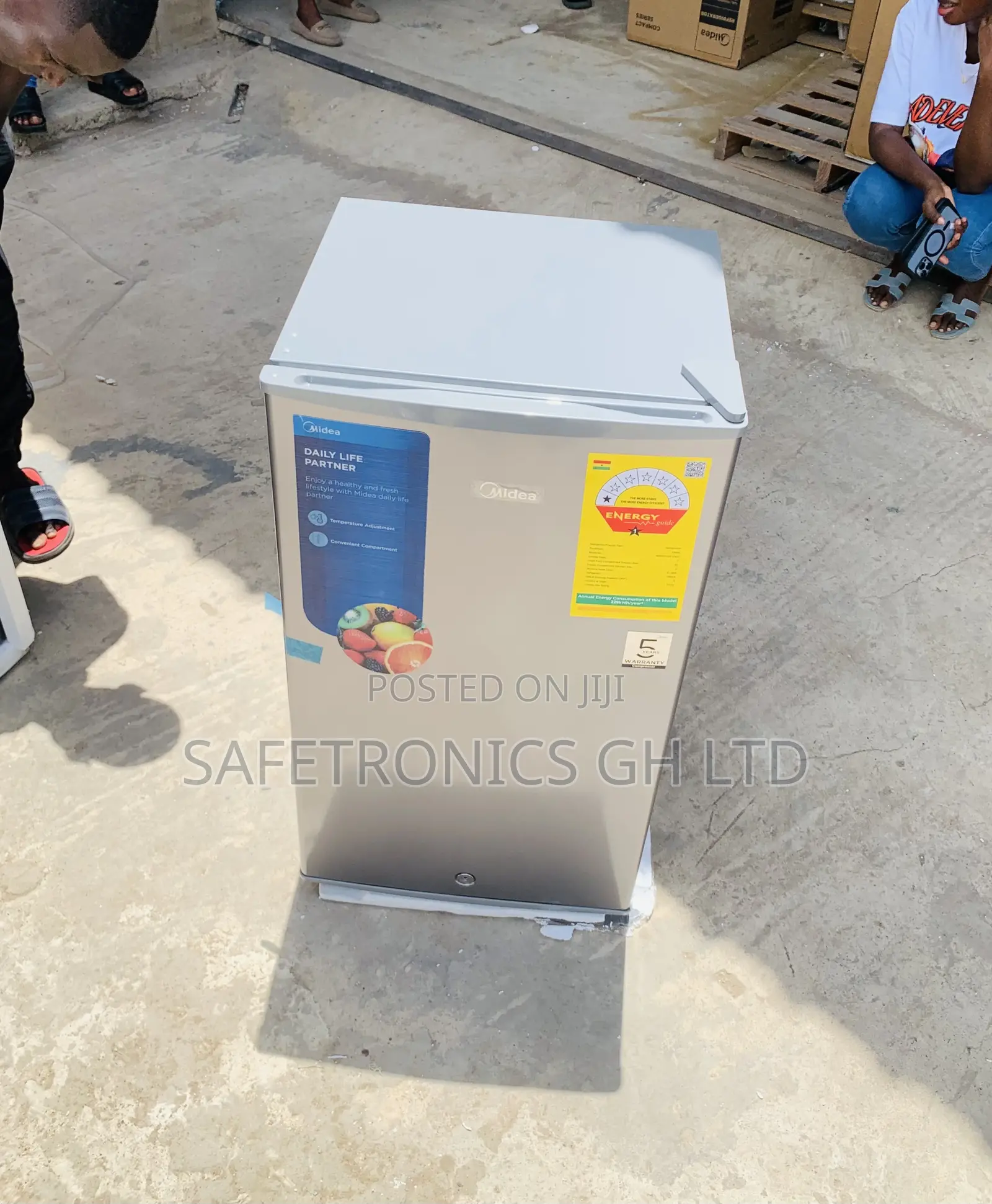 Valuable Midea Single Door Table Top Refrigerator 93l