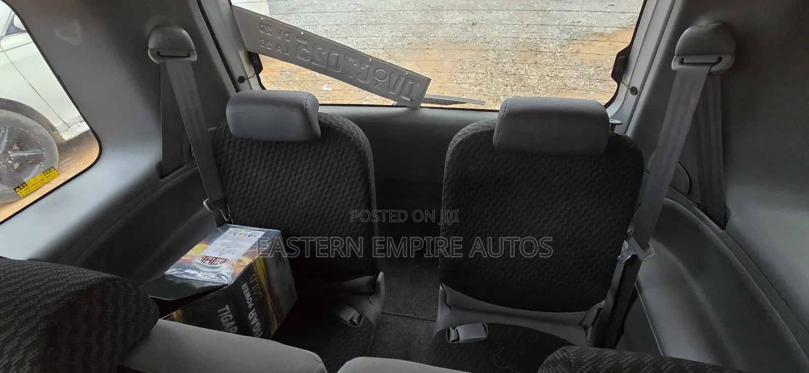Toyota Sienta 1.5 FWD 2010 Silver