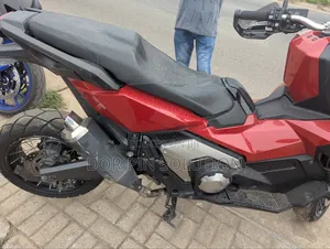 Honda 2022 Red